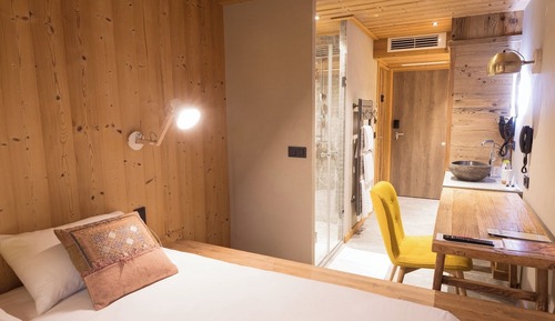 Standard Cabin