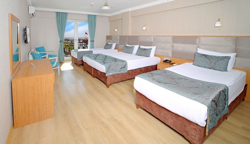 Deluxe Triple Room