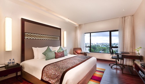 Deluxe Suite 