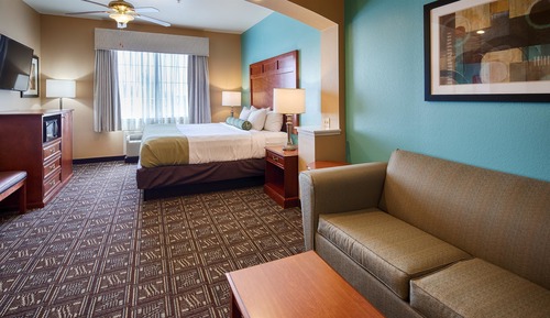 Suite, 1 King Bed, Accessible, Refrigerator & Microwave