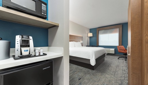 Standard Room, 1 King Bed, Accessible (Mobility, Accessible Tub)
