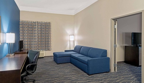 Suite, 1 Bedroom, Non Smoking (1 King Bed)