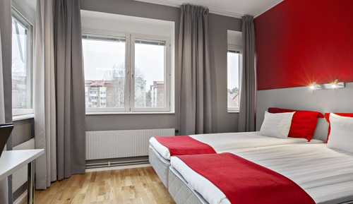 Standard Room, 2 Twin Beds, Accessible, Non Smoking (Walk-in Shower)