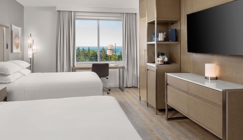 Deluxe Room, 2 Double Beds, Lake View