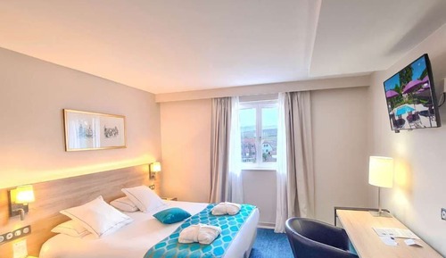 Exclusive Room, 1 King Bed, Non Smoking (Larger Room)