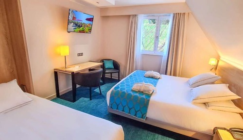 Exclusive Room, Multiple Beds, Non Smoking (Larger Room)