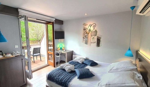 Basic Room, 1 Queen Bed, Non Smoking, Balcony