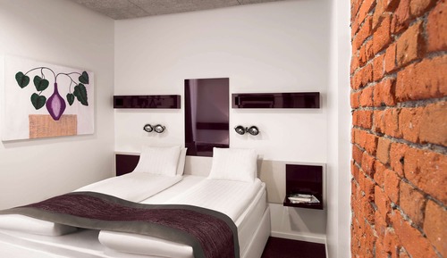 Double Room (Petite)