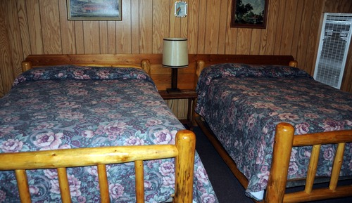 3 queen 2 bedroom suite