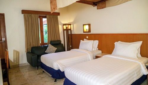 Deluxe Room, Terrace, Pool View