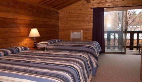 Standard Room, 2 Queen Beds, River View