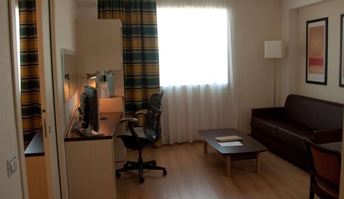 Family Room, 1 King Bed