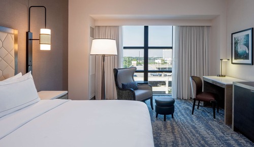 Room, 1 King Bed, Accessible, Bathtub (Hearing)
