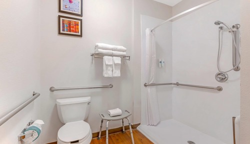 Room, 2 Queen Beds, Accessible, Non Smoking
