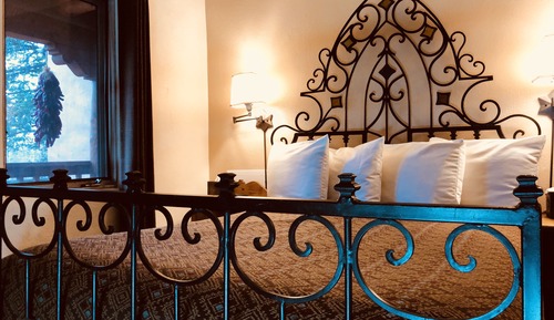 Traditional Room, 1 Queen Bed (Cowgirl Room - Queen Bed)