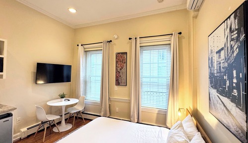 Standard Studio, 1 Queen Bed, Kitchen