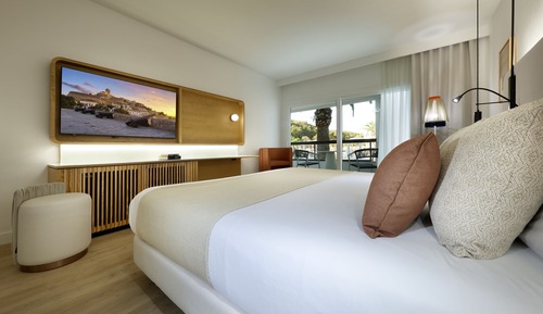 Deluxe Double Room Single Use, Garden View