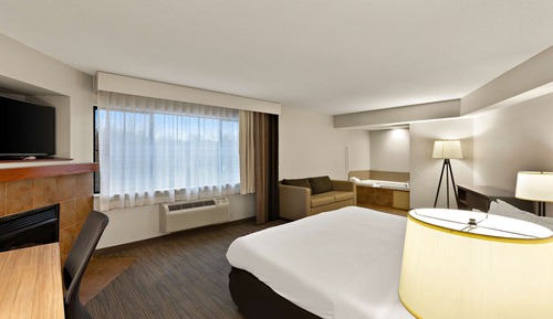 Studio Suite, 1 King Bed, Non Smoking