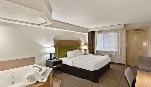 Suite, 1 King Bed, Non Smoking, Jetted Tub