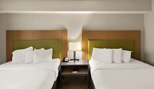 Room, 2 Queen Beds, Accessible, Non Smoking (Roll-in Shower)