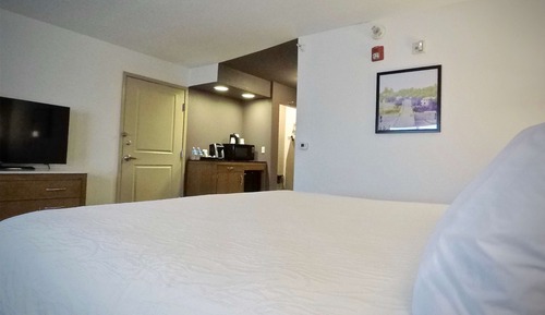 One King Bed, Accessible