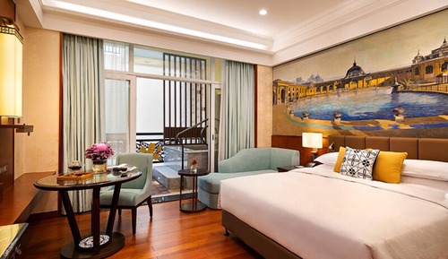 Hotspring Superior King Bed Room