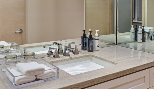 Deluxe Room, 2 Double Beds (Mobility/Hearing Accessible, Tub)