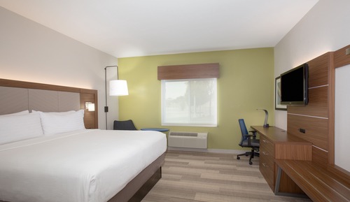 Suite, 1 King Bed (Leisure)