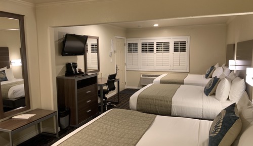 Family Room, Multiple Beds