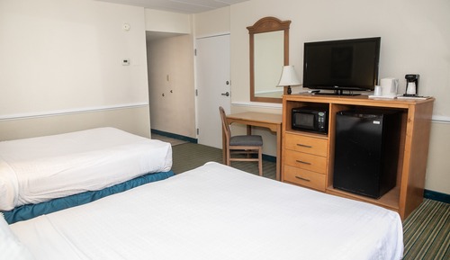 MAIN BUILDING - 2 QUEEN BEDS 2ND FLROO BALCONY NO ELEVATOR ACCESS NO VIEW