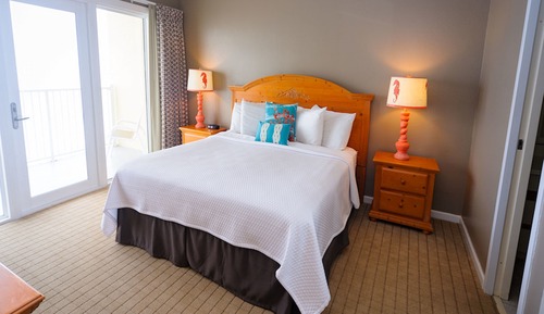 2 Bedroom Oceanfront Condo  (2 King Beds)