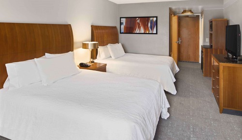 2 Queen Beds