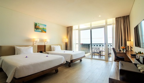 Premium Deluxe Double Room with Balcony - Garden View