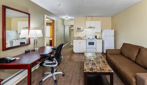 Suite, 1 Queen Bed, Non Smoking