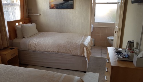 Twin Room, Ensuite