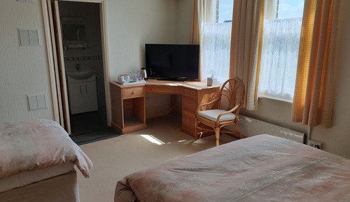 Suite, Ensuite (2 Adults & 3 Children)