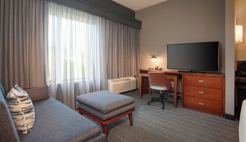Room, 2 Queen Beds, Non Smoking (Mobility/Hearing Access, Roll-in Shwr)
