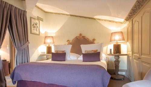 Room (Le Colombier)