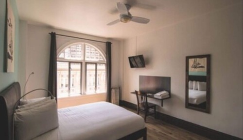 Bartlett Economy Queen, Hall Bath Longstay