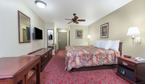 Deluxe Room, 1 King Bed, Non Smoking