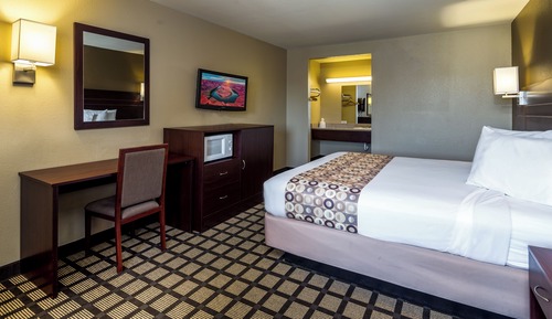 Single King Bed Nonsmoking