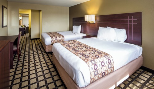 Double Queen Bed Nonsmoking
