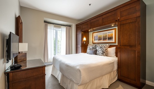 Suite, 3 Bedrooms, Courtyard View