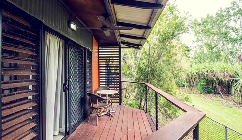Bungalow, 1 Queen Bed (Resort)