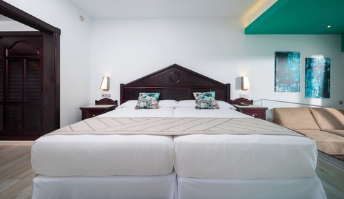 Junior Suite, Connecting Rooms, Garden View (B2C-CA)