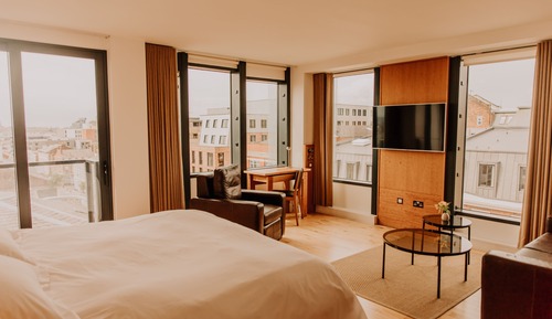 Corner Suite