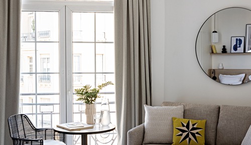Junior Suite, 1 Queen Bed, Non Smoking, City View (Larger Room;with Sofabed)