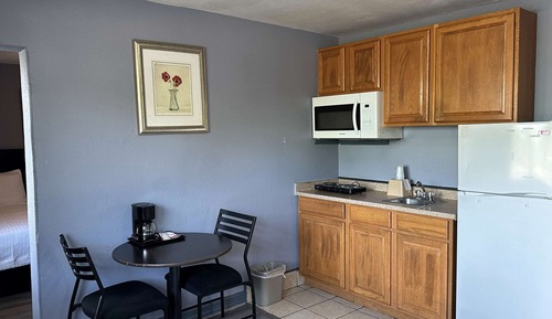 Suite, 1 Queen Bed, Non Smoking, Kitchen