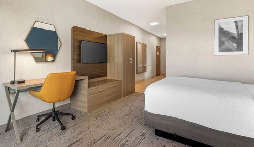 Suite, Multiple Beds, Corner