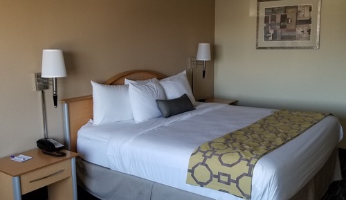 Room, 1 King Bed, Accessible, Non Smoking (Mobility, Bathtub w/Grab Bars)